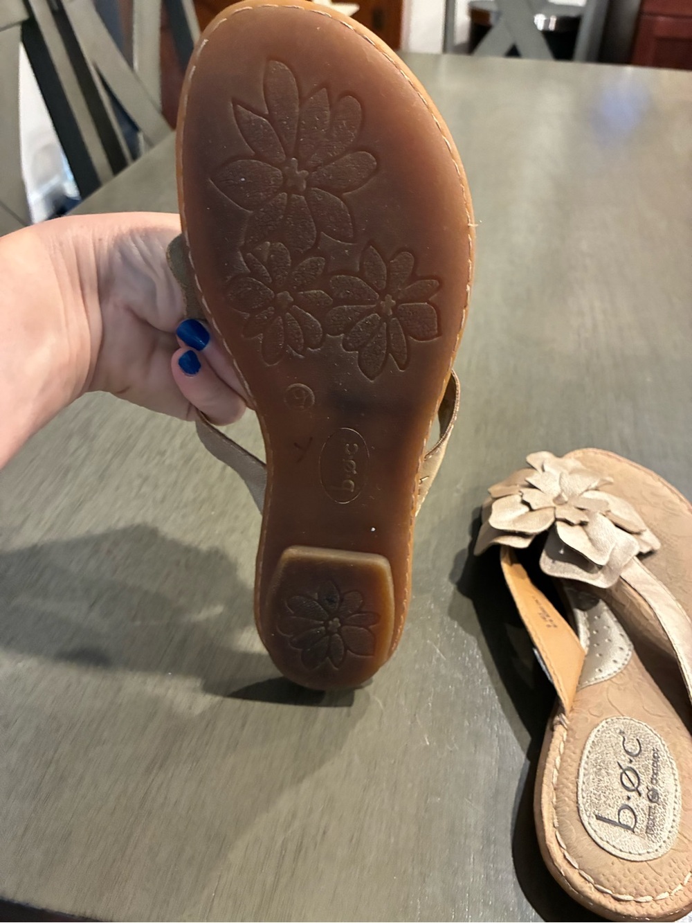 b.o.c. Woman’s flower sandals size 9 - Picture 8 of 14